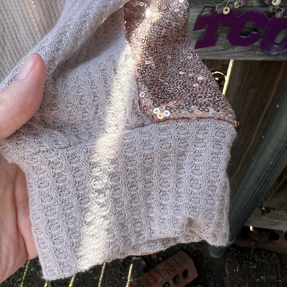 👗Grace & Emma Sequin Sleeve Beige/light pink Top - Picture 7 of 9